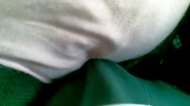 یک پسر خوش تیپ دو دختر را لگد پزشکان سکسی می زند.