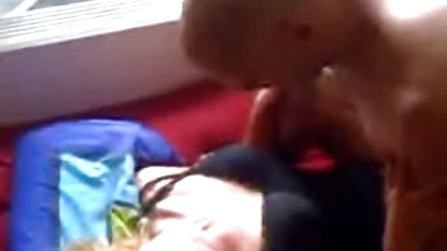خودش و بدن برهنه خود را جلوی آینه نشان داد. سکس مخفی دکتر