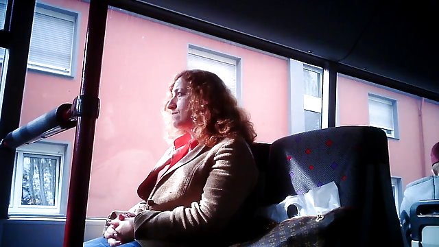 یک چک میانسال ، سک با دکتر در یک بازیگری رابطه جنسی برقرار می کند.